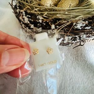 SOLD Child’s 14k gold flower post earrings